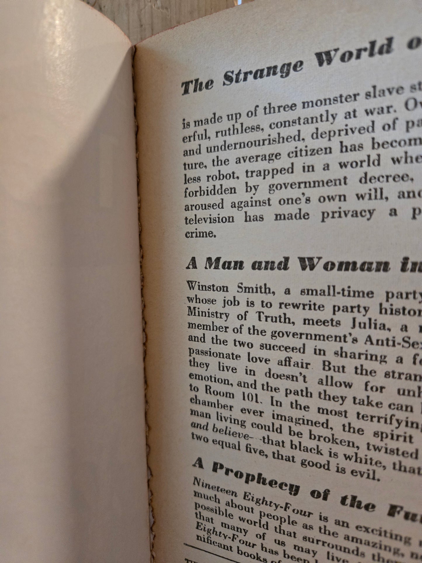 1984 // George Orwell // Signet 11th Printing 1954 // Vintage Paperback Dystopian