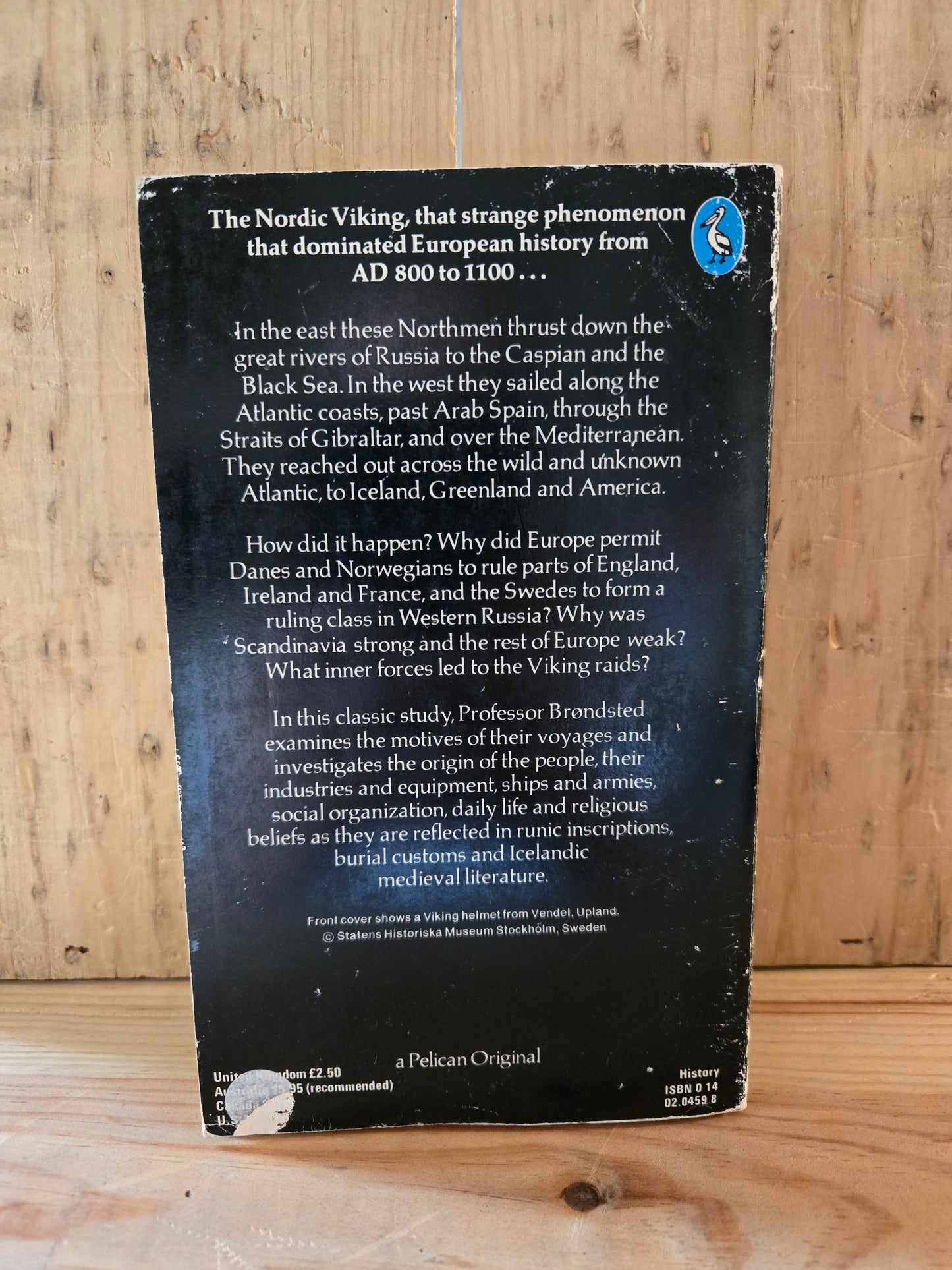 The Vikings // Johannes Brondsted // 1980 // Vintage Paperback History
