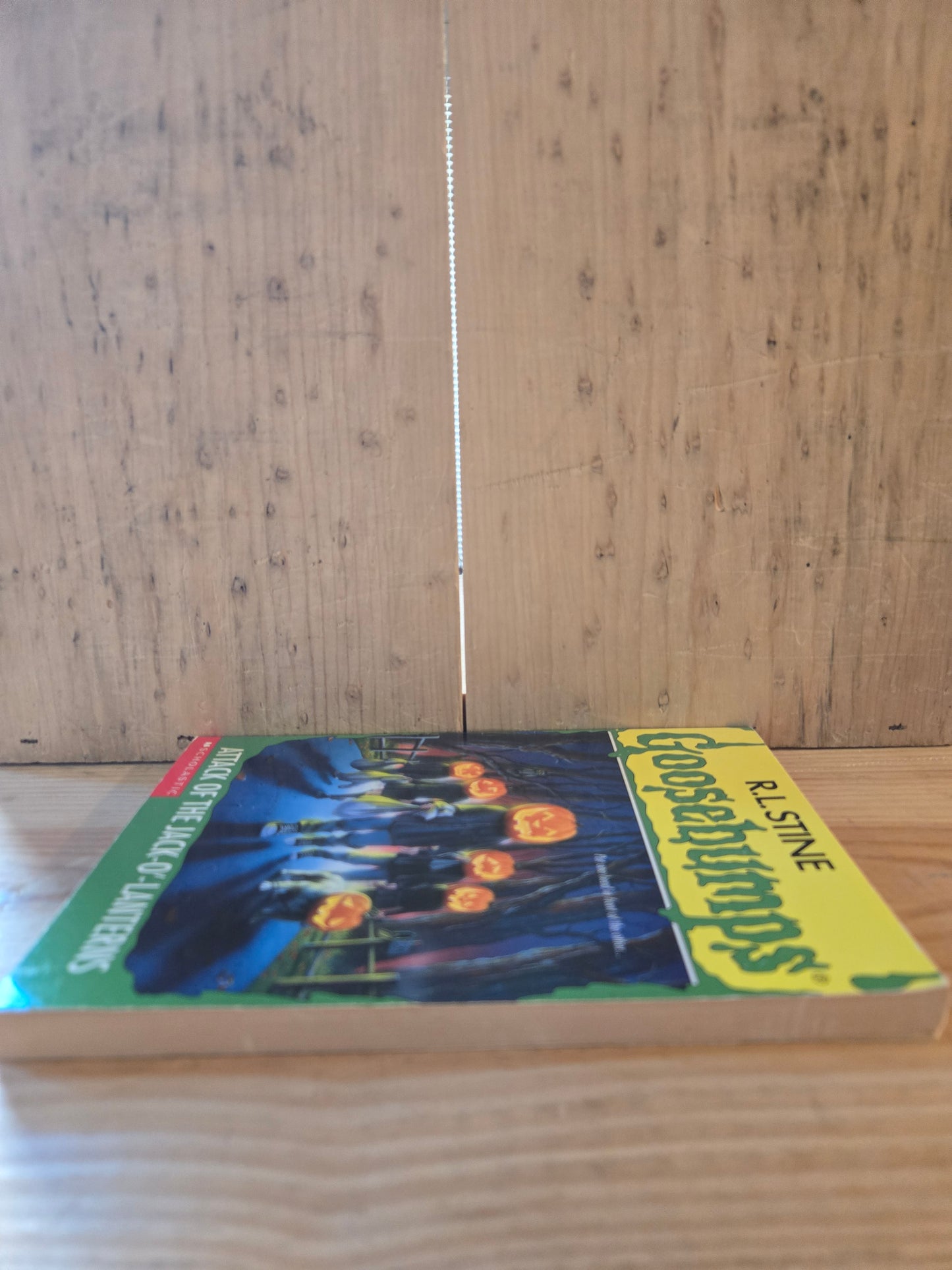 Goosebumps #48: Attack of the Jack-O'-Lanterns // R.L. Stine // 6th Printing 1996 // Vintage Paperback