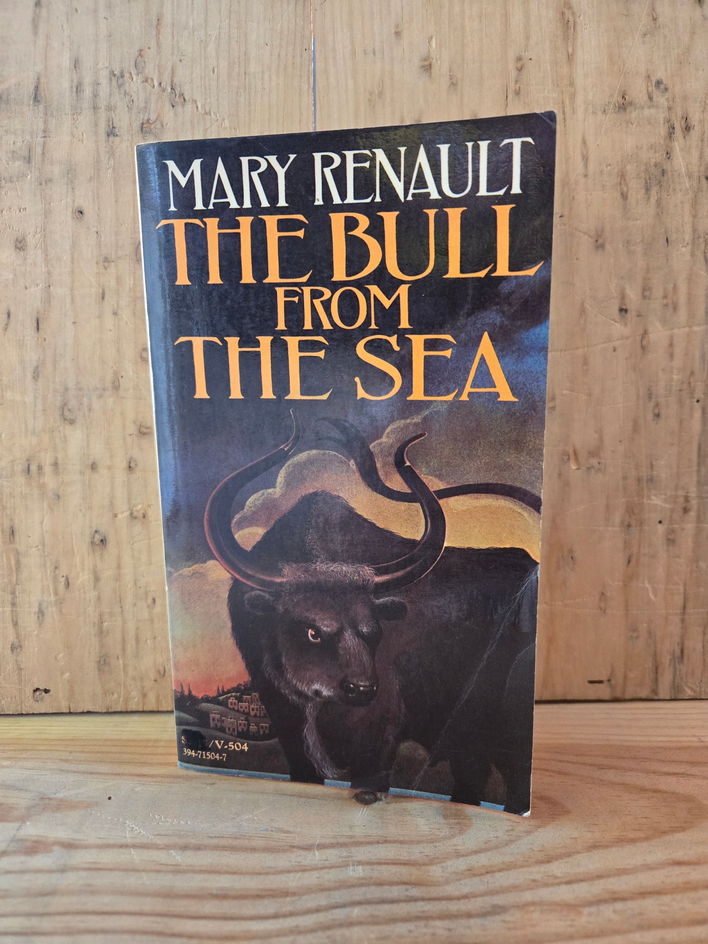 The Bull from the Sea // Mary Renault // 1975 // Vintage Paperback