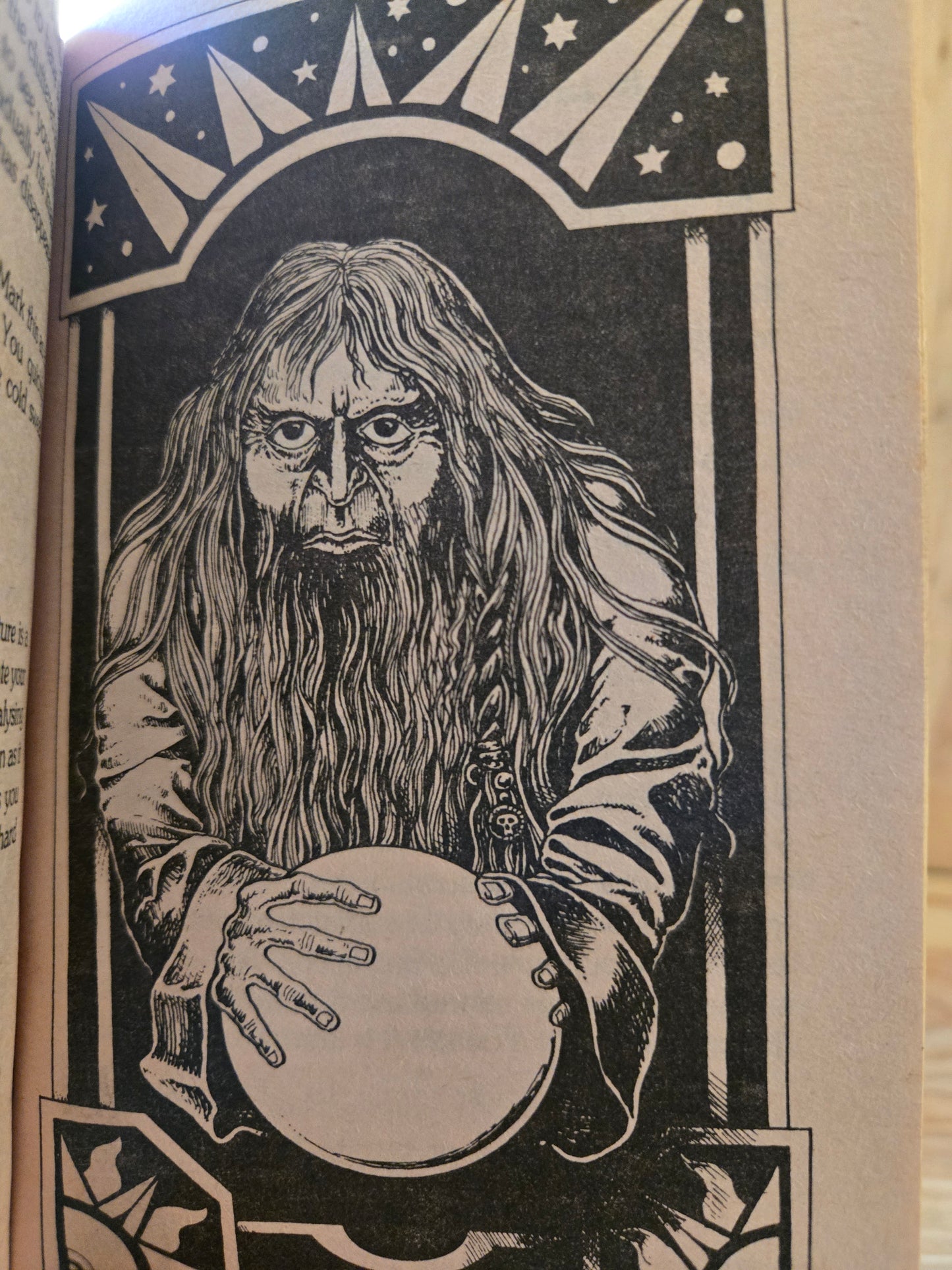 A Role Playing Adventure - Lone Wolf: Book #4 The Chasm of Doom // Joe Dever and Gary Chalk // 1985 // Vintage Paperback Fantasy CYOA