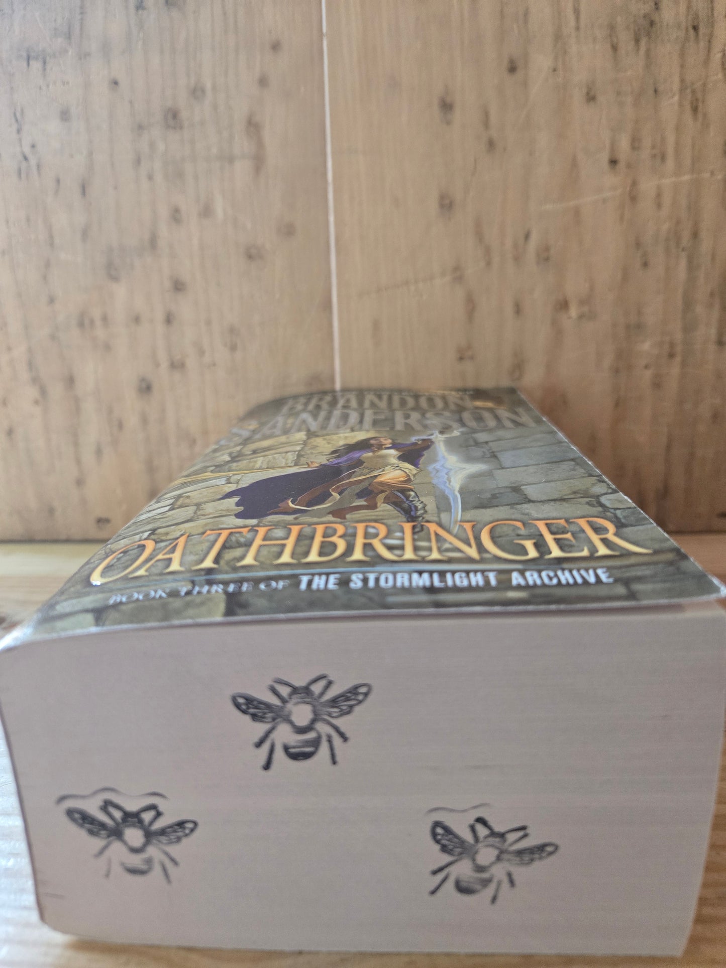Oathbringer (Book 3 of The Stormlight Archive) // Brandon Sanderson // 2019 // Paperback Fantasy