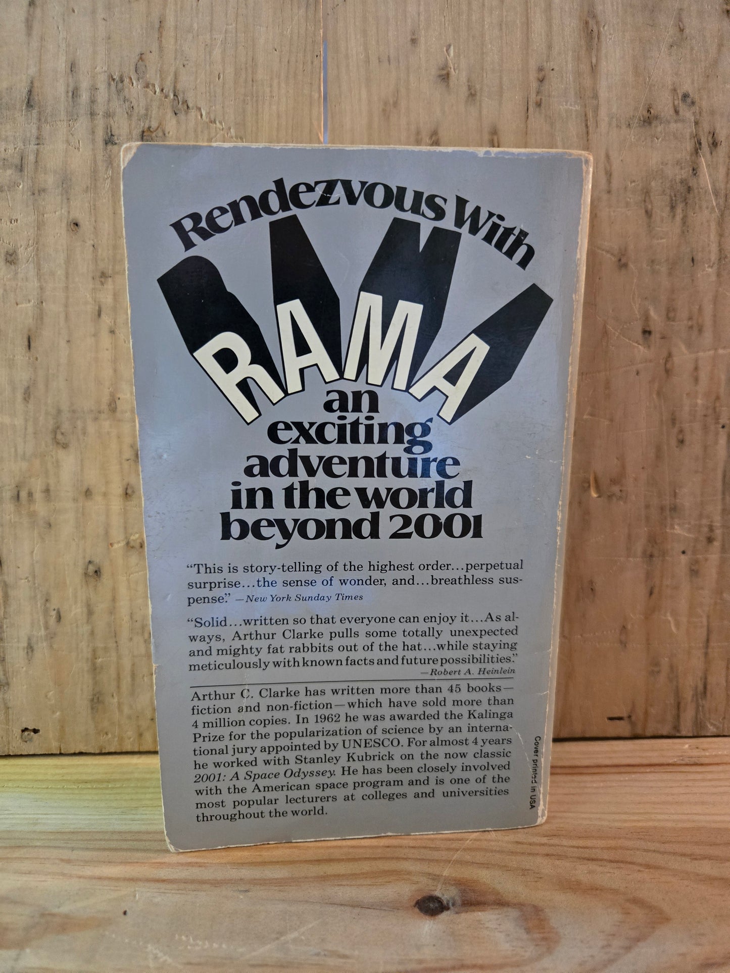 Rendezvous with Rama // Arthur C. Clarke // 1974 // Vintage Paperback Sci-fi