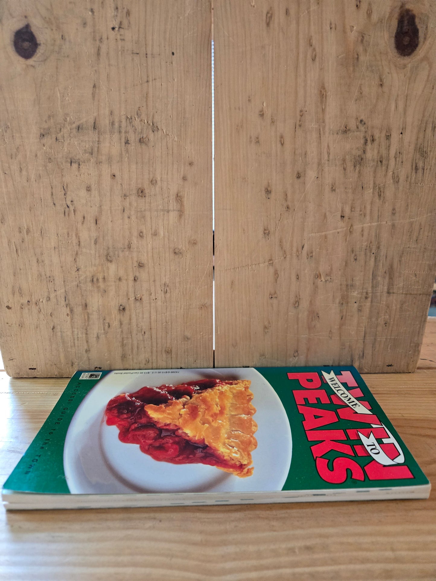 Welcome to Twin Peaks: Access Guide to the Town // David Lynch and Mark Frost // 1991 // Vintage Paperback