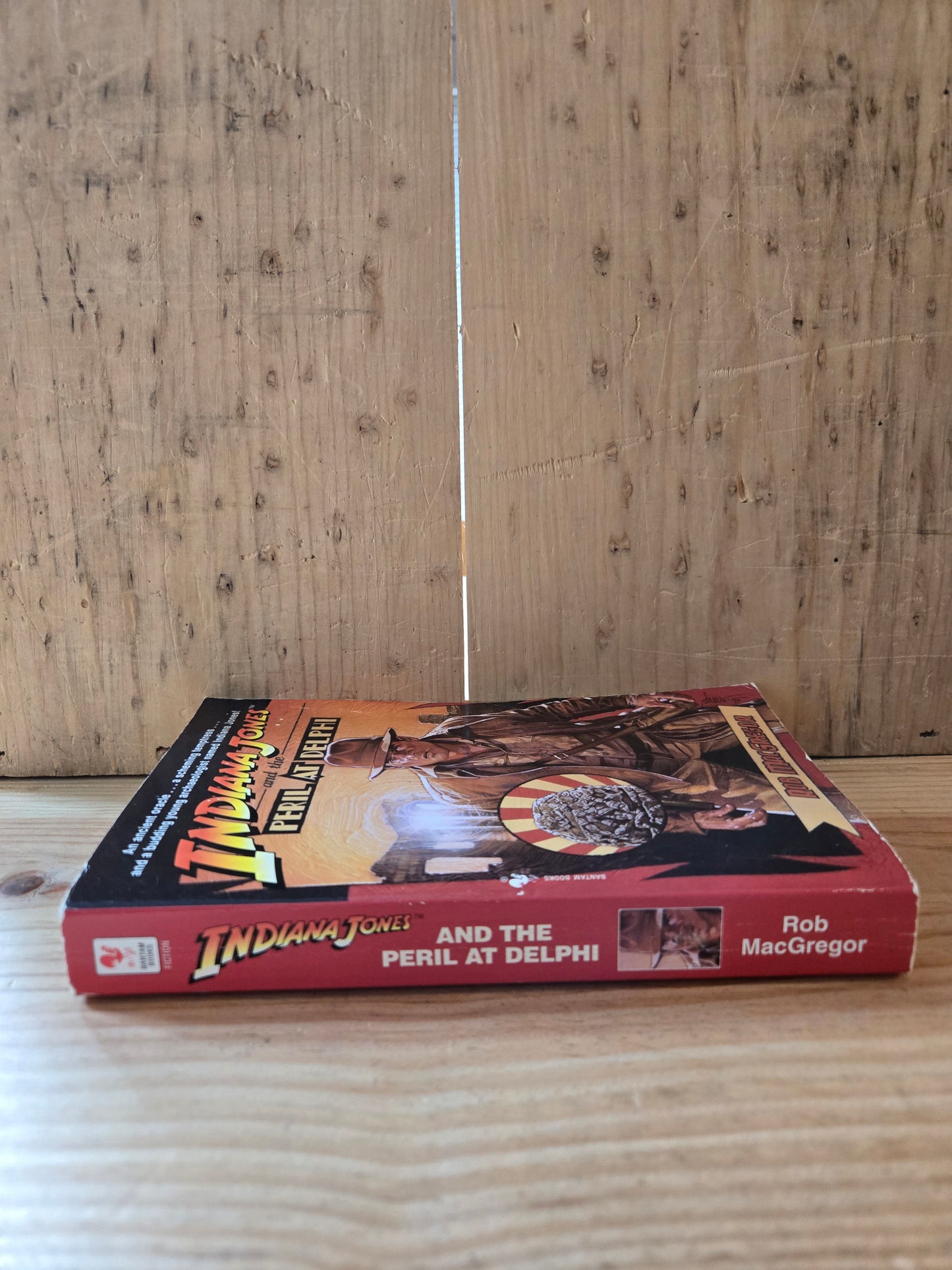 Indiana Jones and the Peril at Delphi // Rober MacGregor // 2008 // Paperback