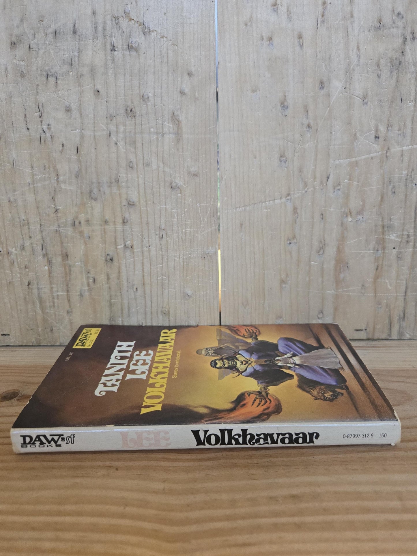 Volkhavaar // Tanith Lee // DAW 1st Printing 1977 // Vintage Paperback Fantasy