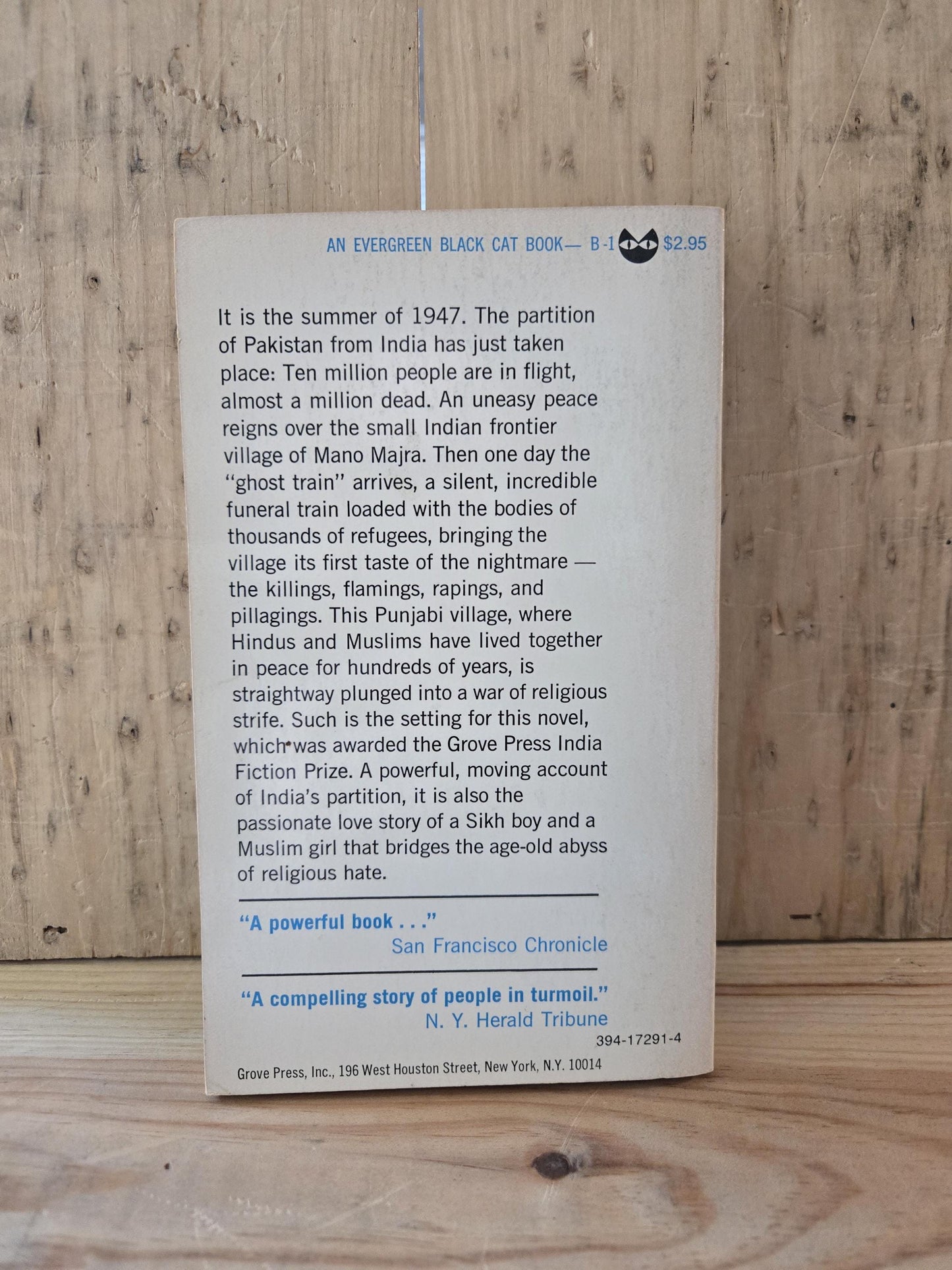 Train to Pakistan // Khushwant Singh // 1960s // Vintage Paperback