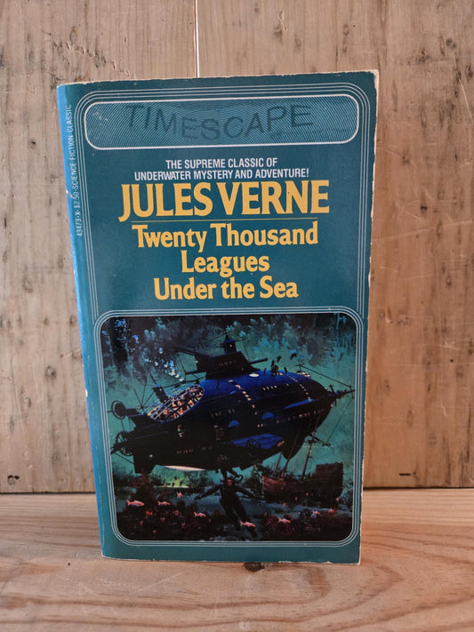 Twenty Thousand Leagues Under the Sea // Jules Verne // 1966 // Vintage Paperback