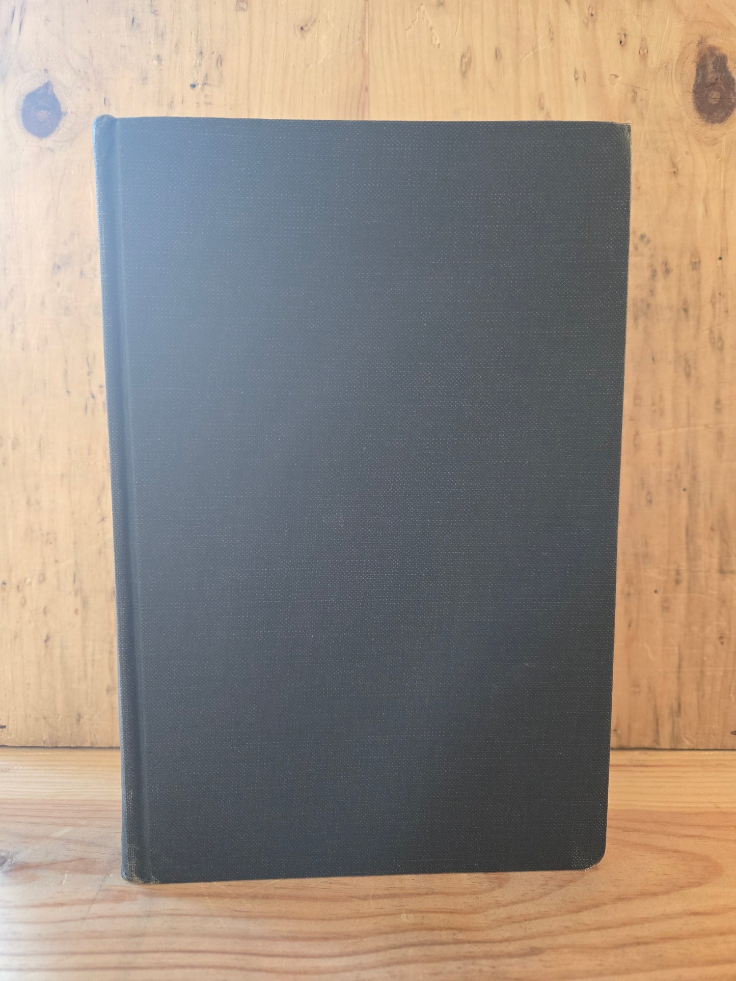 Jaws // Peter Benchley // 1974 // Vintage Hardcover Horror Thriller