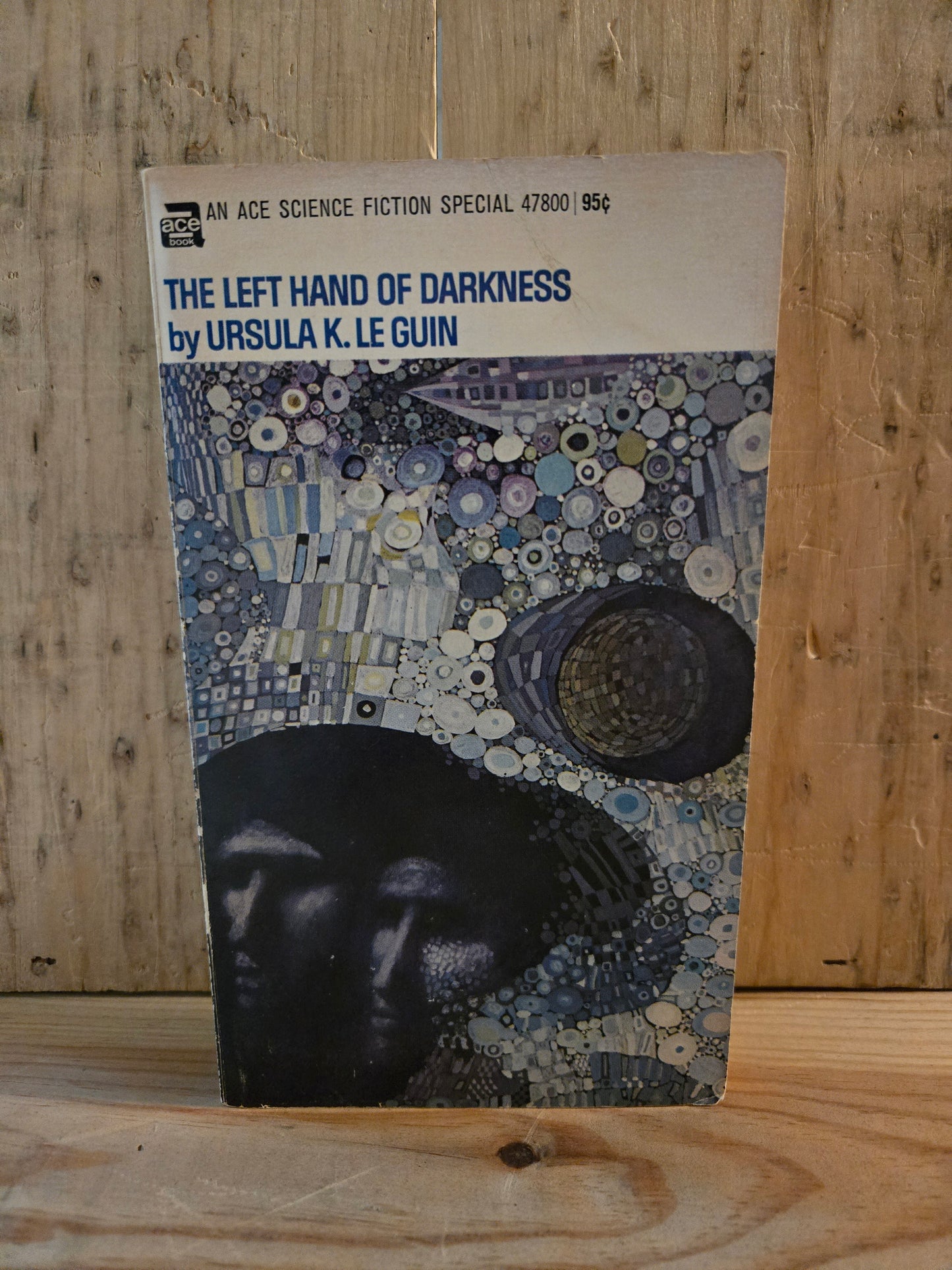 The Left Hand of Darkness // Ursula K. Le Guin // 1st Printing Ace 1969 // Vintage Paperback Sci-fi