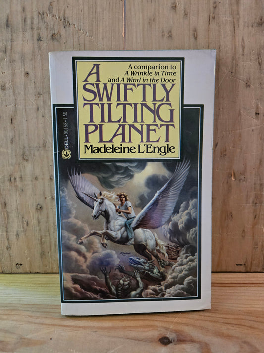 A Swiftly Tilting Planet // Madeleine L'Engle // 1979 // Vintage Paperback Fantasy