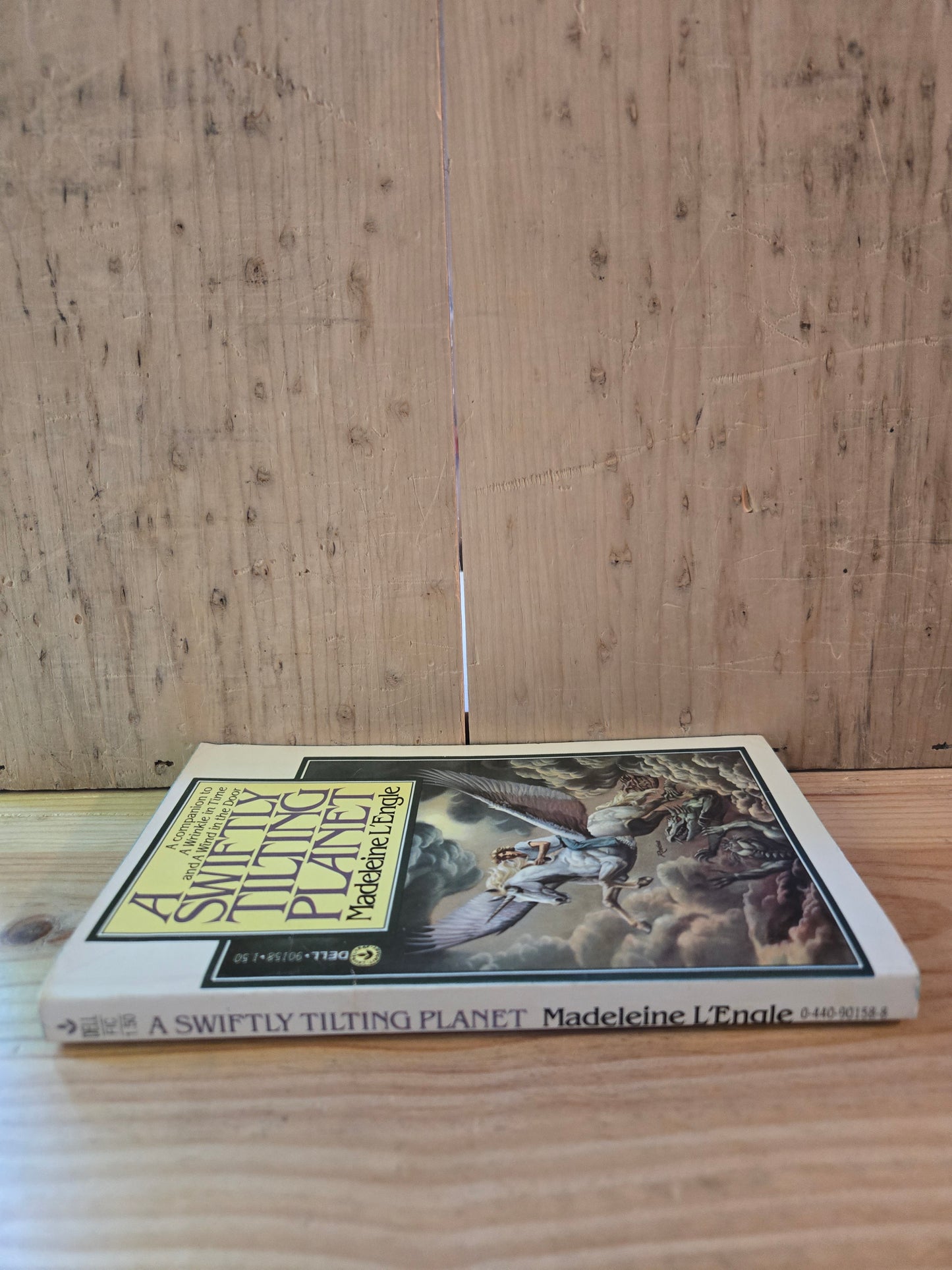 A Swiftly Tilting Planet // Madeleine L'Engle // 1979 // Vintage Paperback Fantasy
