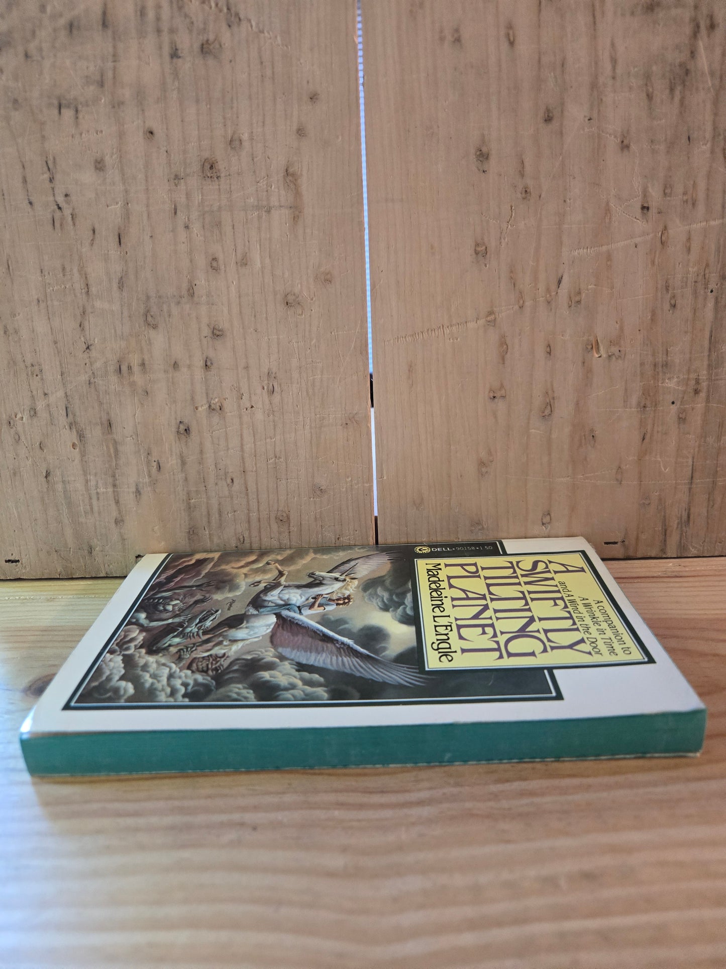 A Swiftly Tilting Planet // Madeleine L'Engle // 1979 // Vintage Paperback Fantasy
