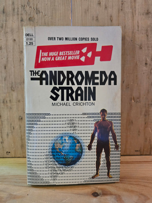The Andromeda Strain // Michael Crichton // 1971 // Vintage Paperback Sci-fi