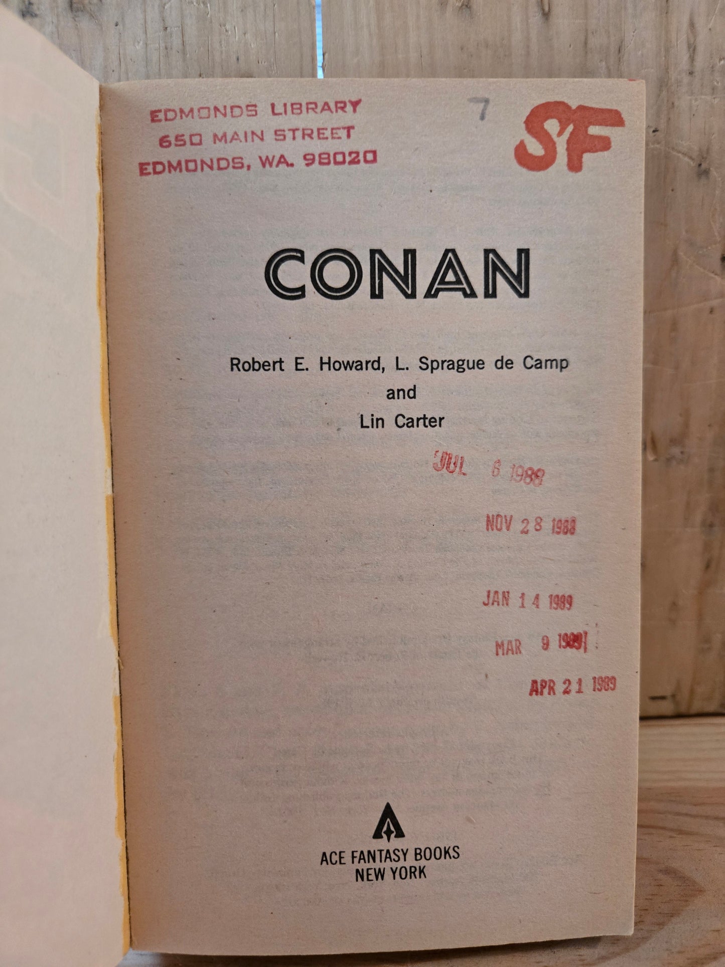 Conan // Robert E. Howard, L. Sprague de Camp, and Lin Carter // 1984 // Vintage Paperback Fantasy Ex-Library