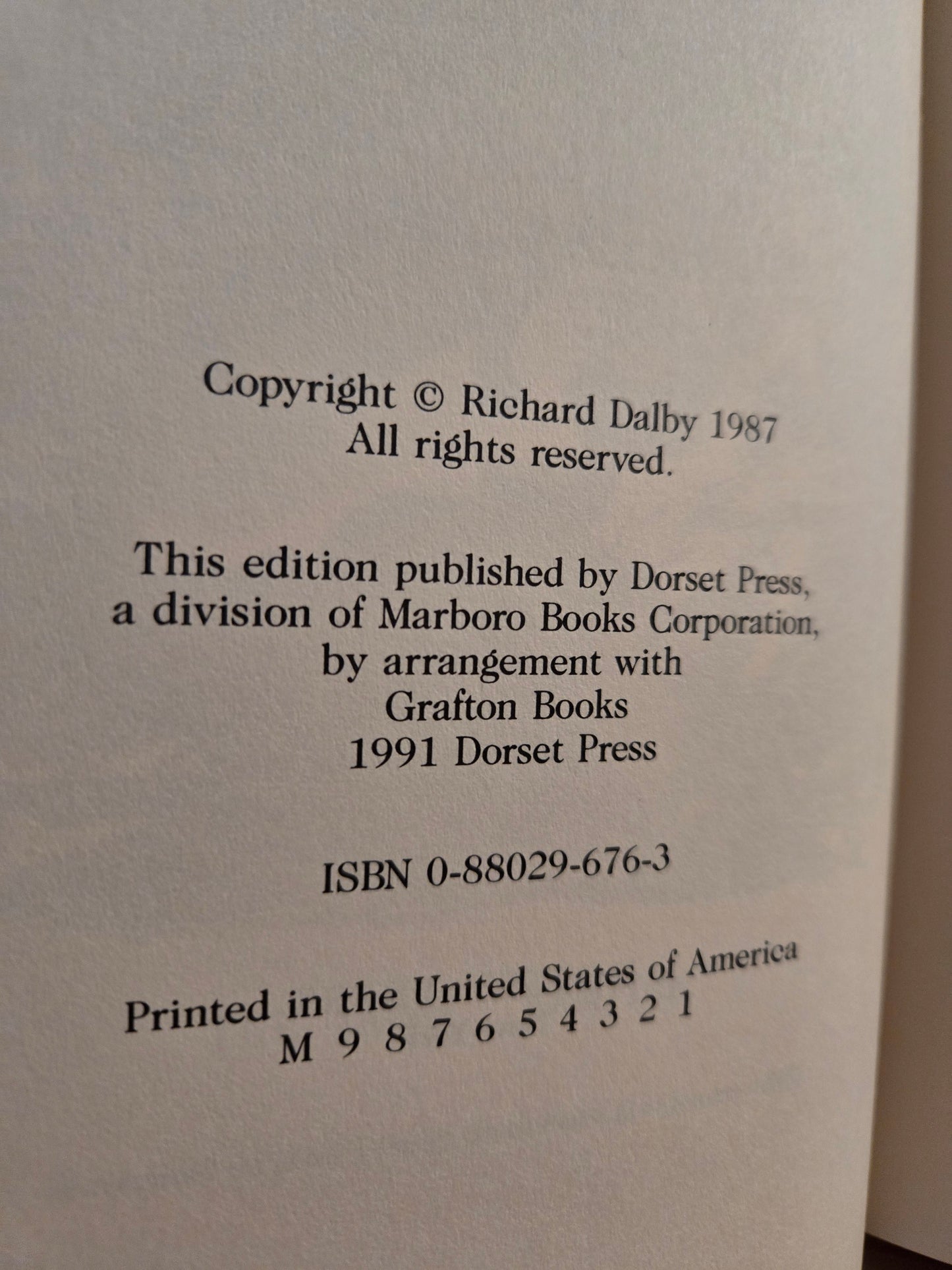 Dracula's Brood // Selected and Introduced by Richard Dalby // 1991 // Vintage Hardcover Horror Suspense