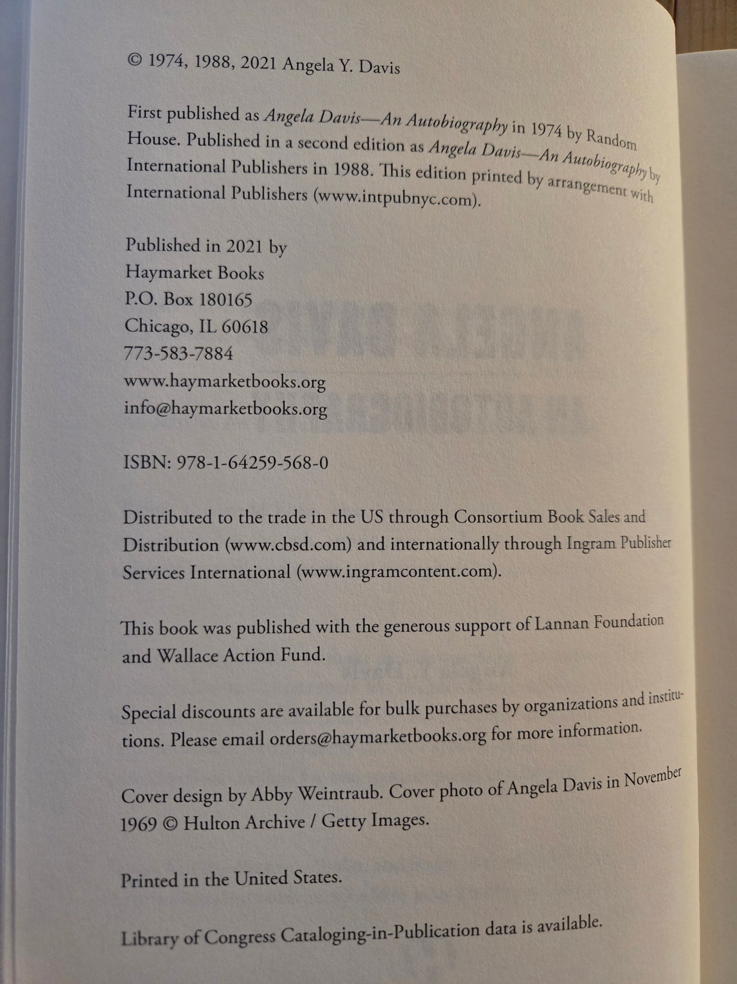 An Autobiography // Angela Davis // 2021 // Hardcover