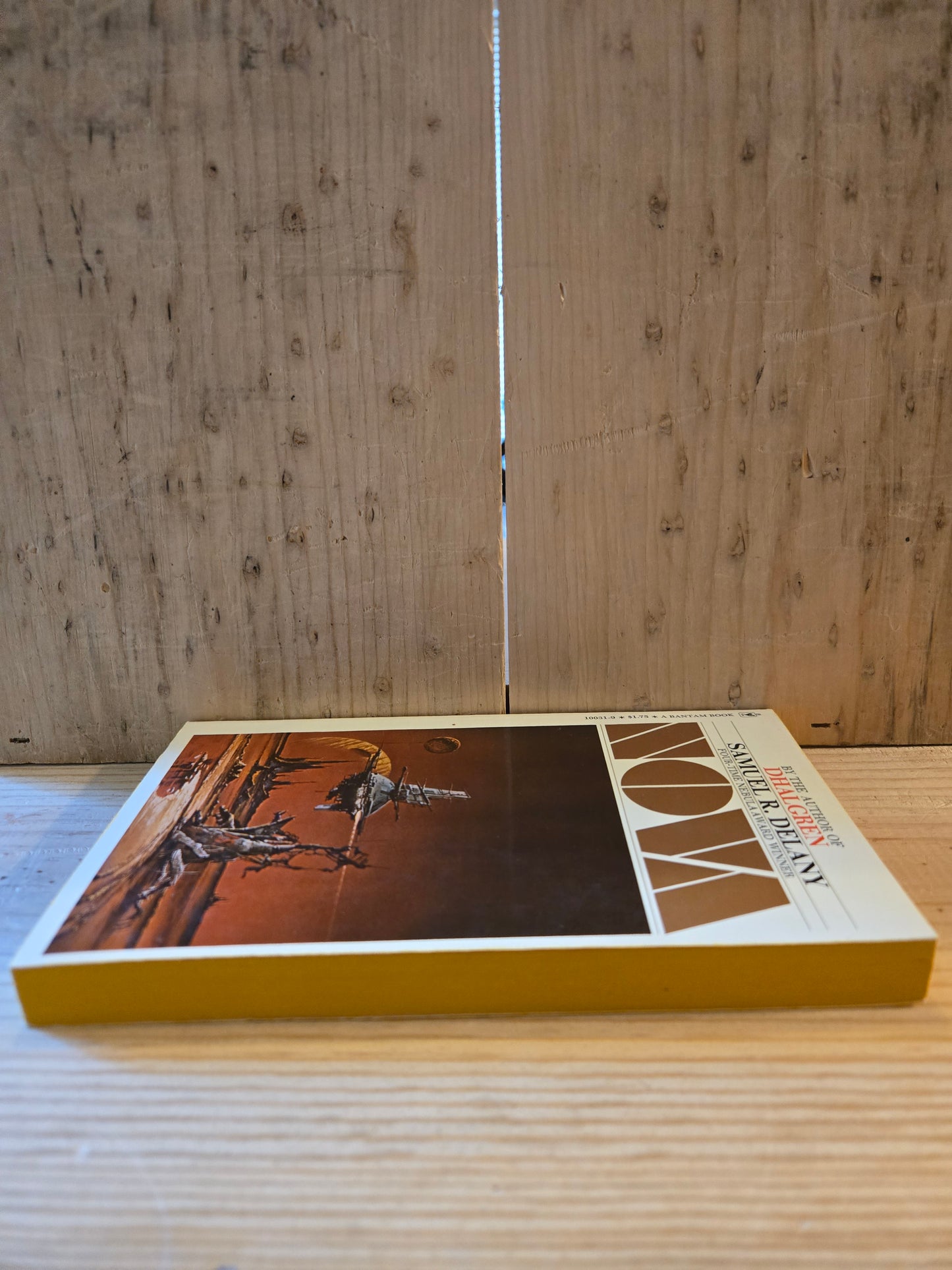 Nova // Samuel R. Delany // Bantam 6th Printing 1975 // Vintage Paperback Sci-fi