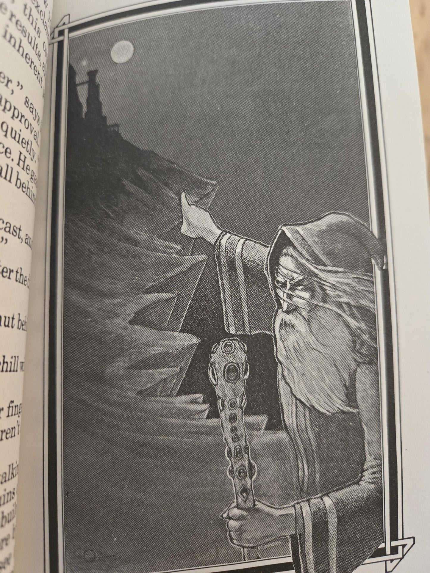 Dungeons & Dragons: An Endless Quest Book #3 Pillars of Pentegarn // Rose Estes // 1983 // Vintage Paperback Fantasy CYOA