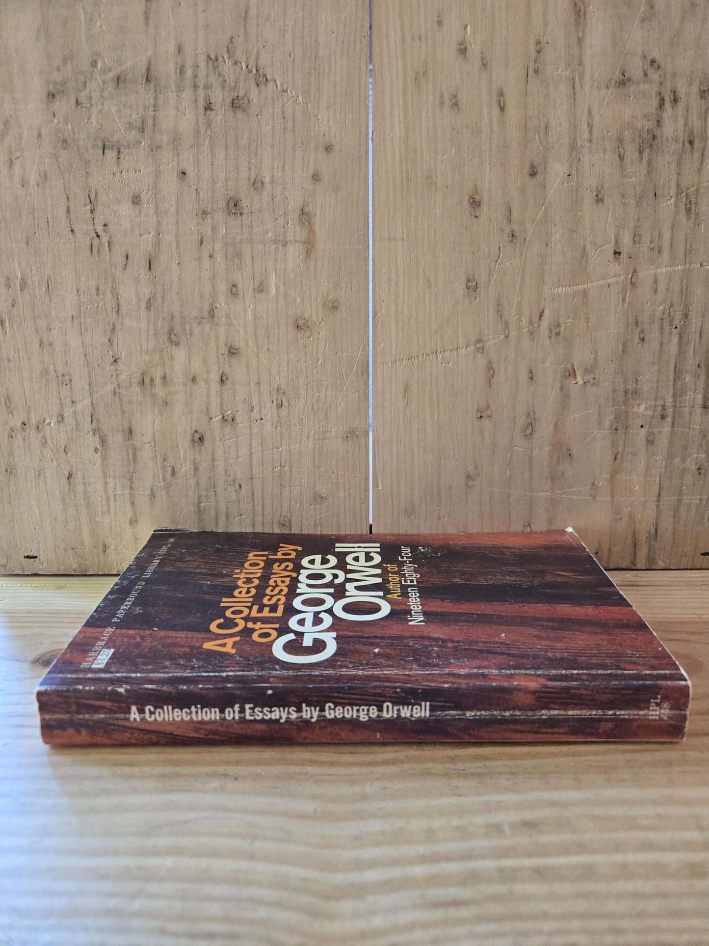 A Collection of Essays by George Orwell // 1950s // Vintage Paperback