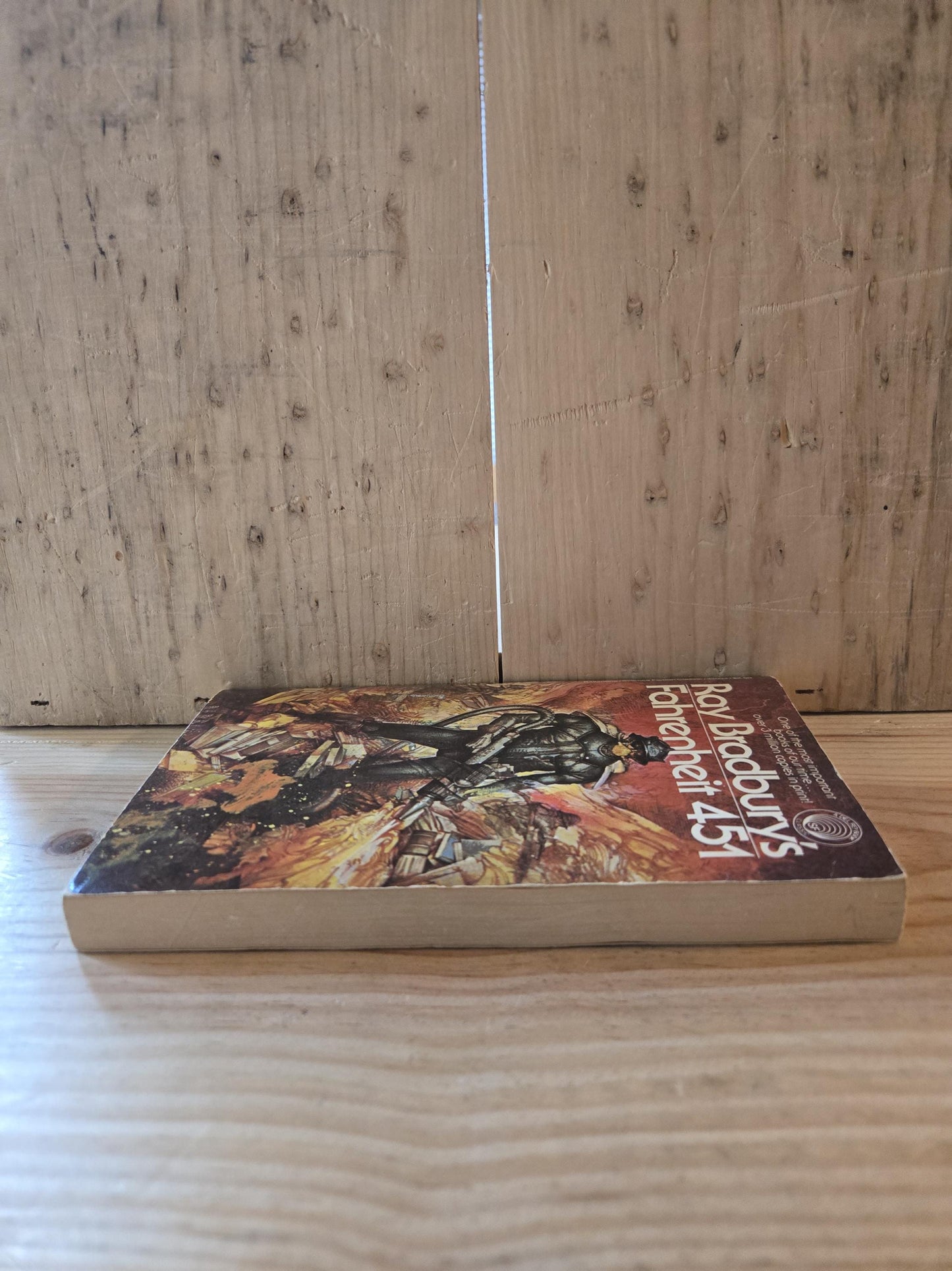 Fahrenheit 451 // Ray Bradbury // 61st Printing 1984 // Vintage Paperback Dystopia