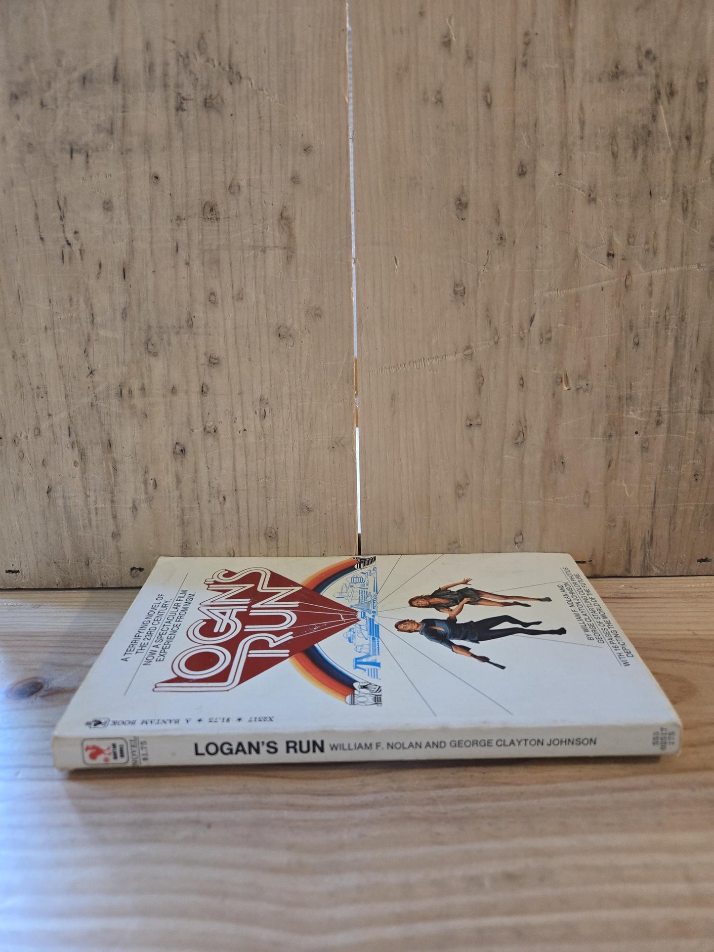 Logan's Run // William F. Nolan and George Clayton Johnson // 1976 // Vintage Paperback Sci-fi